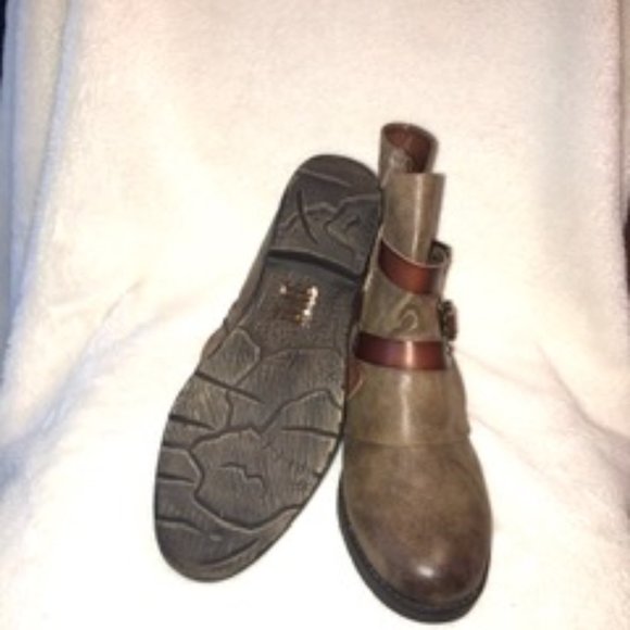 (NEW) Pop Brown Distressed Ankle Boots - Size 11M - Picture 7 of 7